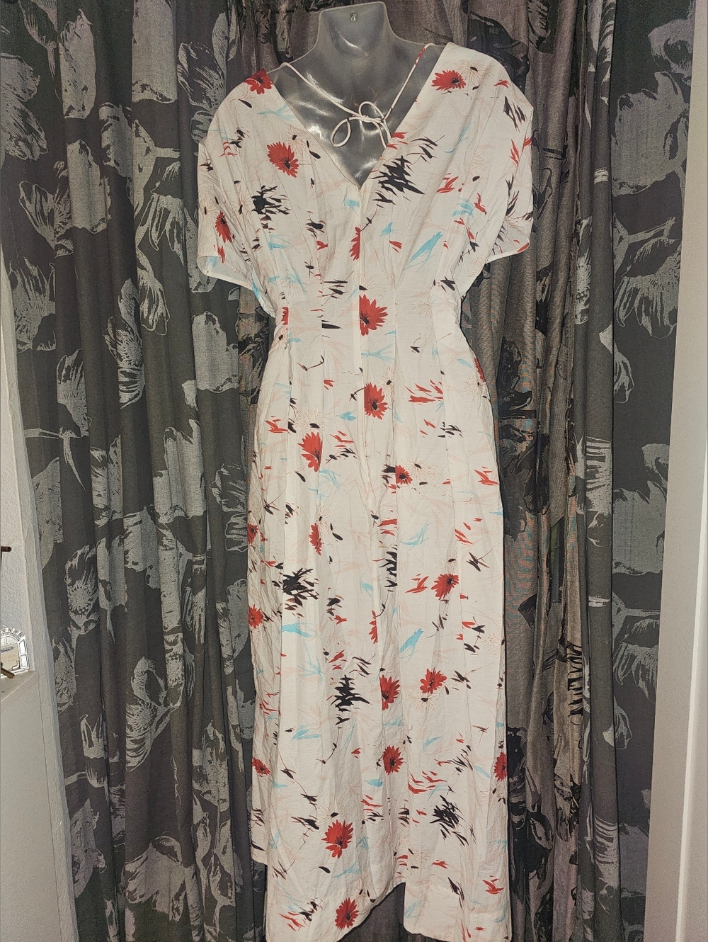 MM.LaFleur White Midi Dress with Pink Floral Print - Picture 4 of 6